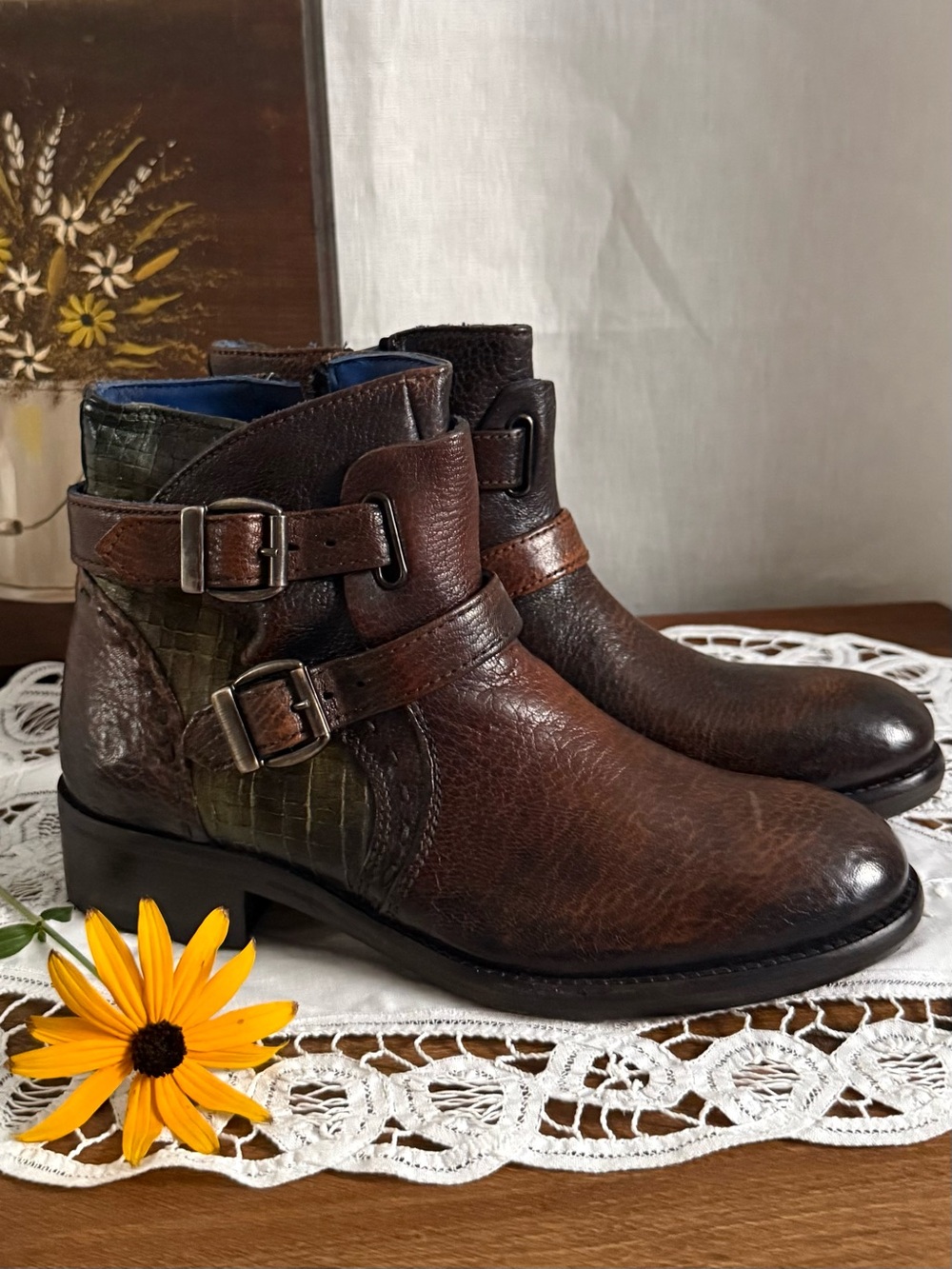 NWOB Sundance Kalamundi Leather Ankle Boots 37.5 7 7.5 Brown Double Buckle Moto